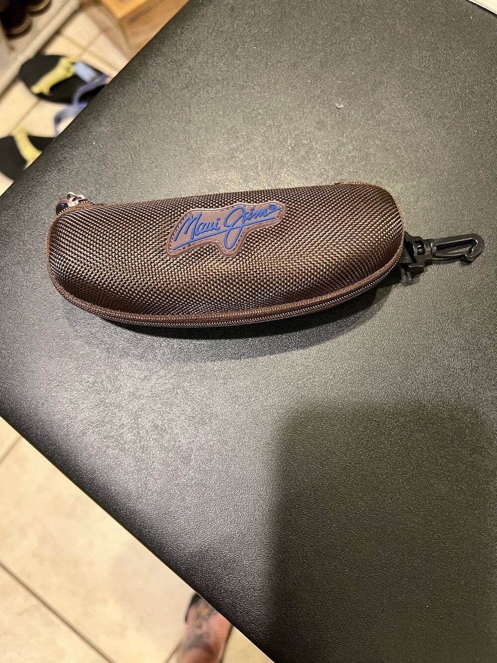 MAUI JIM Sunglasses Hard Case Clam Shell Brown Fabric Zippered With Clip
